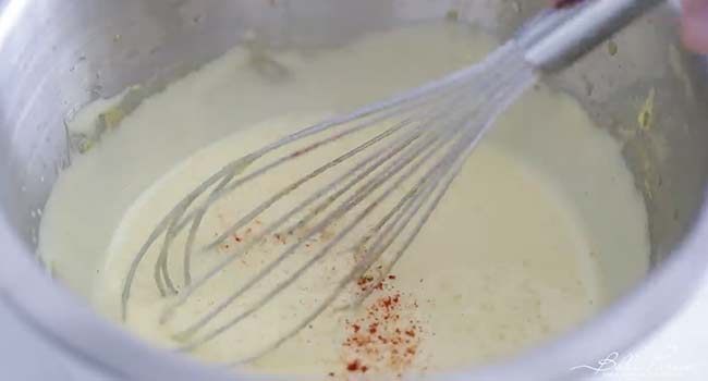 adding cayenne to hollandaise