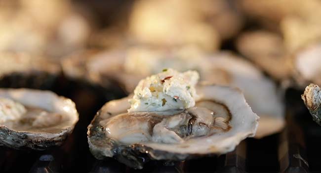 grilling an oyster