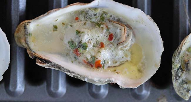 grilled oyster with butter