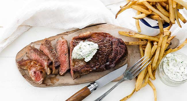 steak frites with butter