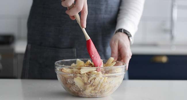 coating apple slices in brown sugar