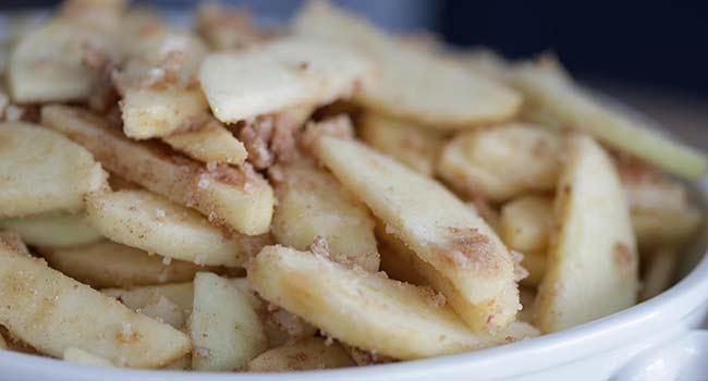 apple slices in a casserole dish