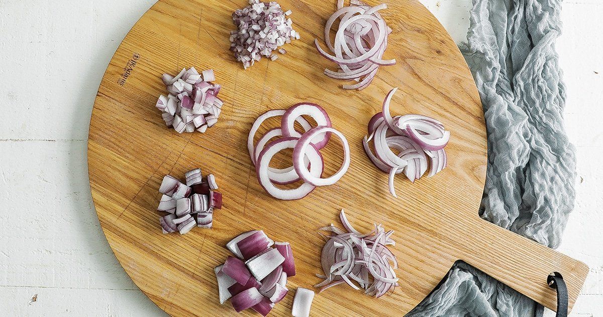 How to Cut Onion into Slices, Strips, or Feathers - Cook Eat Live Love