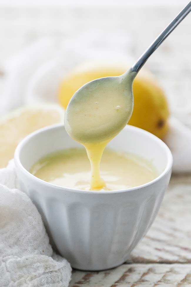 jar of hollandaise sauce