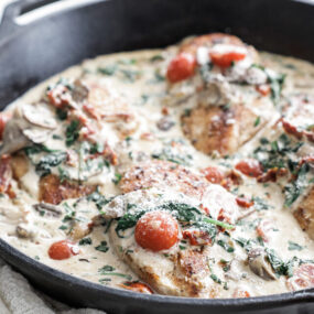 tuscan chicken in a pan