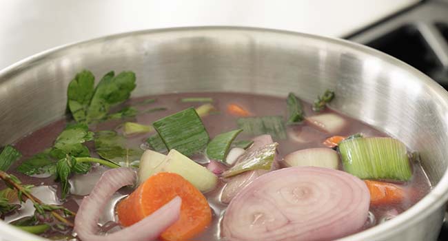 cooking wine and vegetables