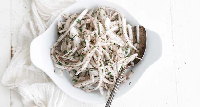 sliced sumac onions with parsley