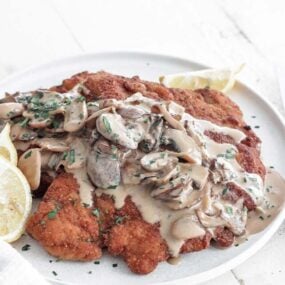 jagerschnitzel on a plate