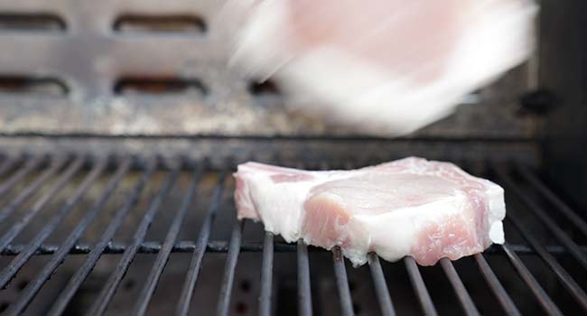 grilling pork chops