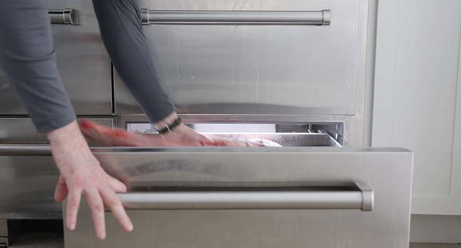 resting a steak in the fridge