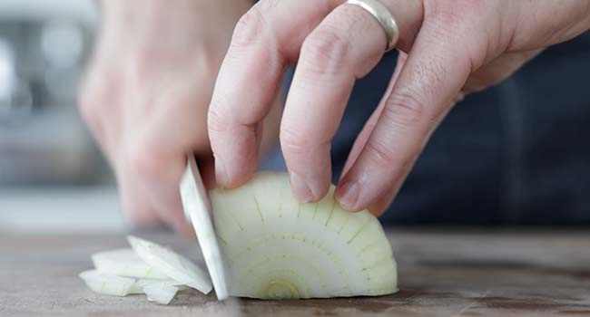 slicing onions