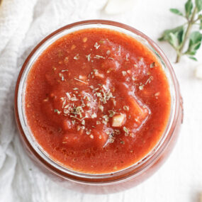 amogio sauce with garlic and herbs