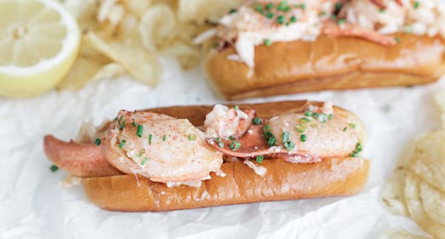 buttered lobster roll