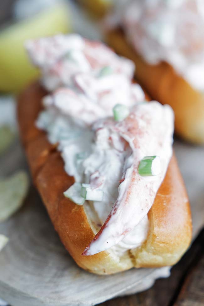 lobster roll in a bun