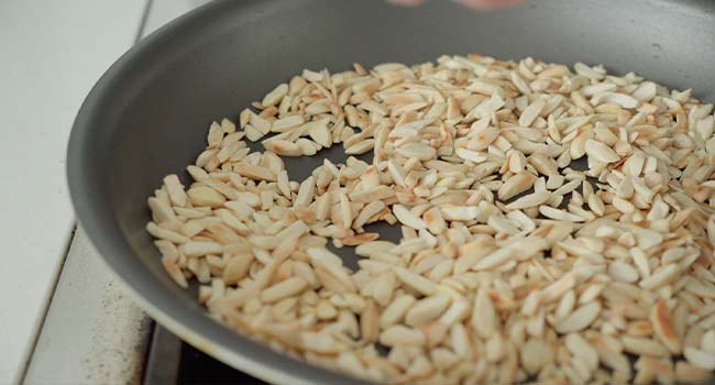 toasting almonds