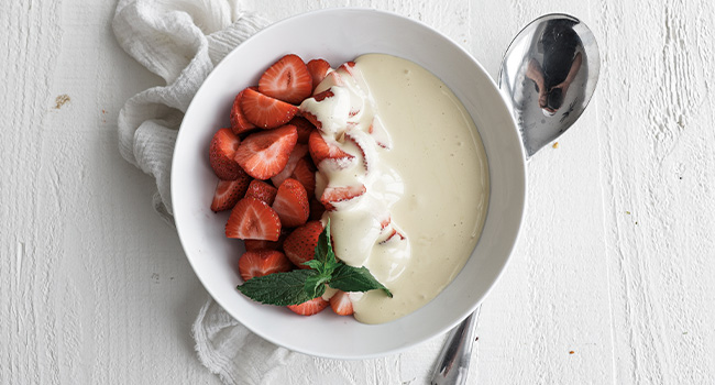 sabayon sauce with fresh strawberries in a bowl