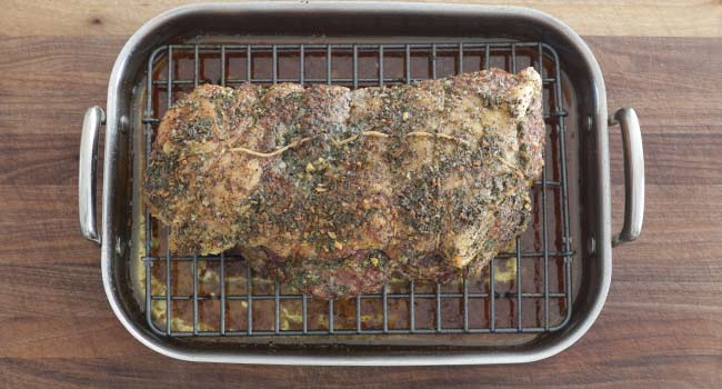 resting a pork shoulder roast