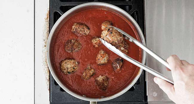 meatballs in tomato sauce