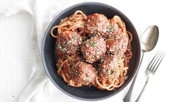 meatballs and spaghetti sauce with pasta