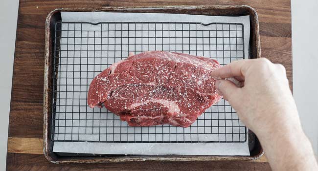 seasoning a chuck roast