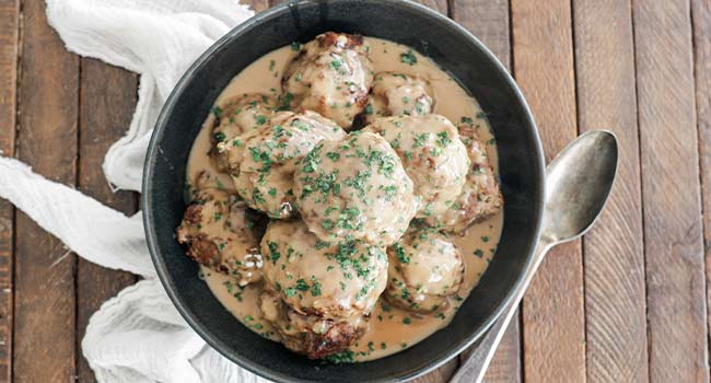 swedish meatballs with creamy gravy