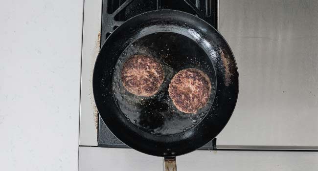 pan searing burger patties