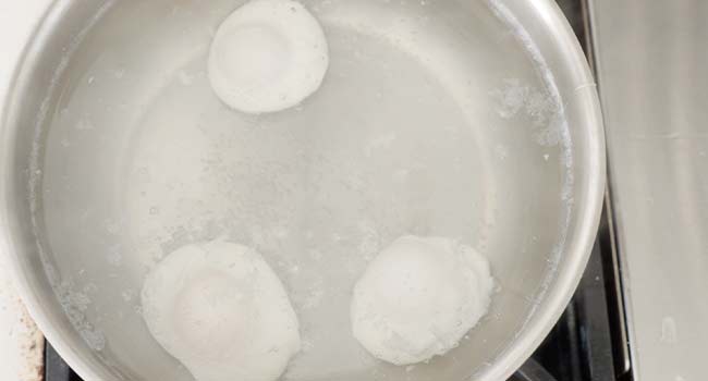 poaching eggs