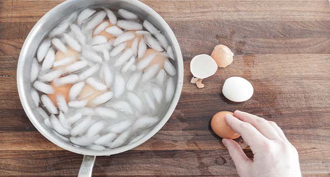 peeling hard boiled eggs